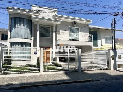 Casa com 3 Quartos à venda, 196m² no São Judas, Itajaí