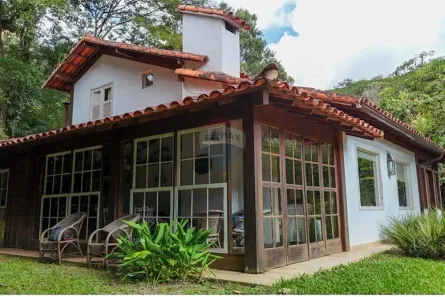 Casa com 4 Quartos à venda, 250m² no Cuiabá, Petrópolis