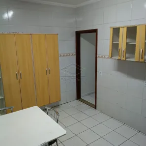 Casa com 3 Quartos para alugar, 130m² no Vila Industrial, Bauru
