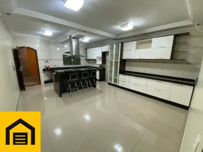 Sobrado com 3 Quartos à venda, 272m² no Parque São Vicente, Mauá