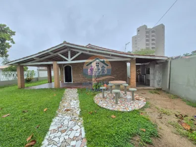 Casa com 3 Quartos à venda, 202m² no Parque Balneário Poiares, Caraguatatuba