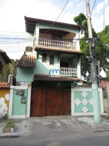 Sobrado com 5 Quartos à venda, 220m² no Boaçu, São Gonçalo