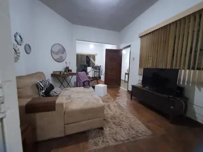 Casa com 5 Quartos à venda, 240m² no Lídice, Uberlândia