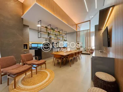 Casa de Condomínio com 4 Quartos à venda, 300m² no Granja Marileusa, Uberlândia