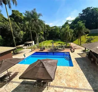 Sobrado com 6 Quartos para alugar, 1000m² no Caraguatá, Mairiporã
