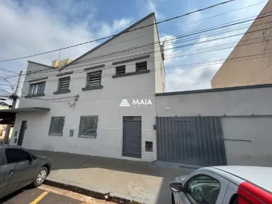 Apartamento com 5 Quartos para alugar, 139m² no São Benedito, Uberaba