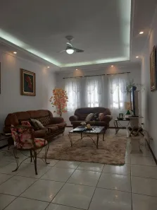 Casa com 4 Quartos à venda, 180m² no Jardim do Trevo, Campinas