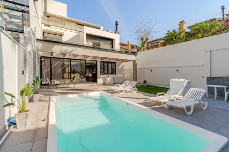 Casa com 4 Quartos à venda, 380m² no Vila Assunção, Porto Alegre