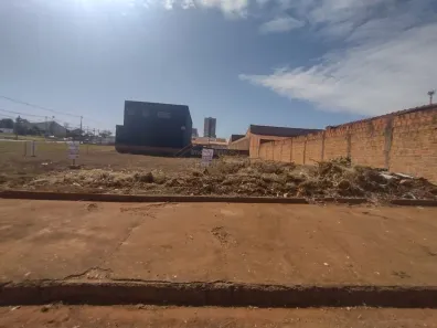 Lote/Terreno à venda, 250m² no Jardim das Flores, Araraquara