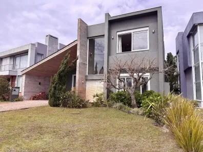 Sobrado com 4 Quartos à venda, 250m² no XANGRI-LÁ, Xangri-lá