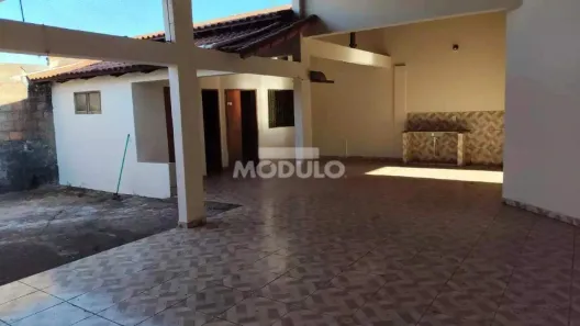 Casa com 5 Quartos para alugar, 120m² no Nossa Senhora Aparecida, Uberlândia