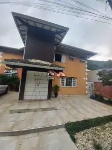 com 3 Quartos à venda, 240m² no Loteamento Recanto Sandra, Caraguatatuba