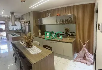 Sobrado com 3 Quartos à venda, 180m² no Vila Nhocune, São Paulo