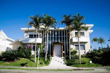 Casa com 4 Quartos para alugar, 437m² no Jurerê, Florianópolis