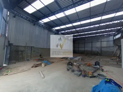 Galpão/Depósito/Armazém para alugar, 500m² no Parque João Ramalho, Santo André