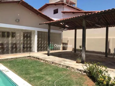 Casa com 3 Quartos à venda, 250m² no Candelária, Natal