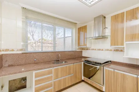 Sobrado com 4 Quartos à venda, 300m² no Cachoeira, Curitiba