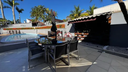 Casa com 6 Quartos para alugar, 800m² no Tabatinga, Caraguatatuba