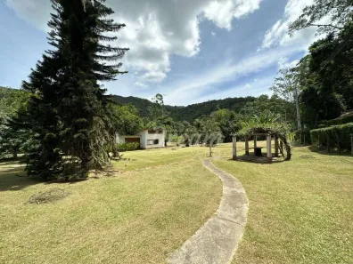 Fazenda/Sítio com 5 Quartos à venda, 140m² no Albuquerque, Teresópolis