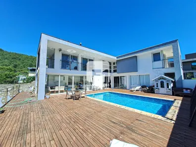 Casa de Condomínio com 4 Quartos para alugar, 344m² no Itacorubi, Florianópolis