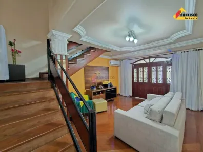 Casa com 3 Quartos à venda, 213m² no Icaraí, Divinópolis