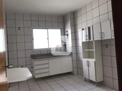 Apartamento com 3 Quartos à venda, 77m² no Santa Mônica, Uberlândia