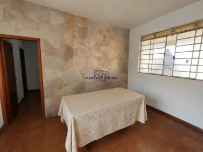 Casa com 3 Quartos à venda, 167m² no Monsenhor Messias, Belo Horizonte