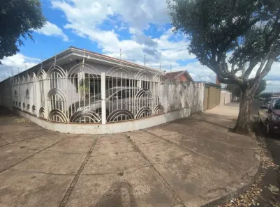Casa com 3 Quartos à venda, 177m² no Jardim Tabapuã (Vila Xavier), Araraquara
