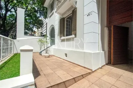 Sala Comercial para alugar, 300m² no Cerqueira César, São Paulo