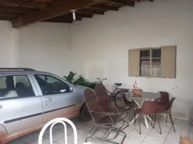 Casa com 3 Quartos à venda, 110m² no Planalto, Uberlândia