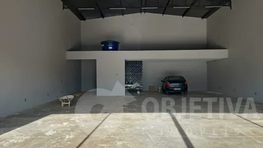 Galpão/Depósito/Armazém para alugar, 220m² no Brasil, Uberlândia