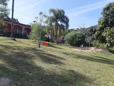 Fazenda/Sítio com 3 Quartos à venda, 400m² no Roseiral, Piedade