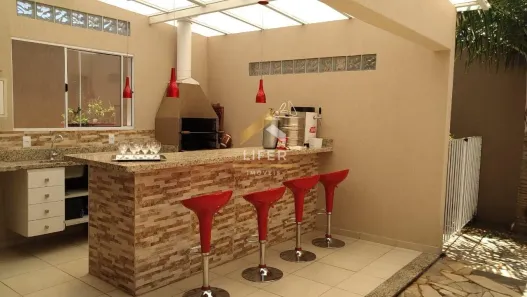 Casa de Condomínio com 3 Quartos à venda, 235m² no Chácaras Alpina, Valinhos