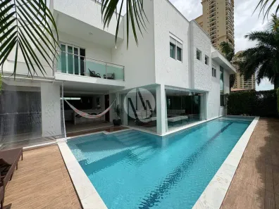 Casa com 6 Quartos à venda, 669m² no Candelária, Natal