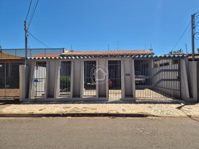 Casa com 3 Quartos à venda, 258m² no Vila Alba, Campo Grande