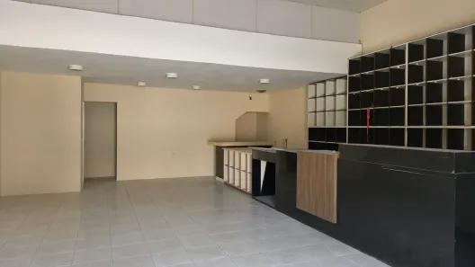 Ponto Comercial para alugar, 98m² no Jóquei Clube, Fortaleza