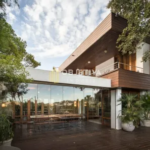 Casa com 4 Quartos à venda, 900m² no Vila Assunção, Porto Alegre