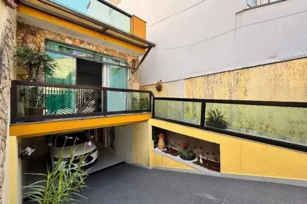 Sobrado com 3 Quartos à venda, 238m² no Vila Scarpelli, Santo André