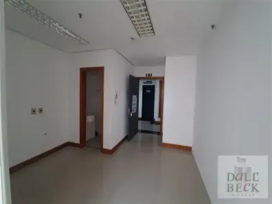 Sala Comercial para alugar, 36m² no Três Figueiras, Porto Alegre