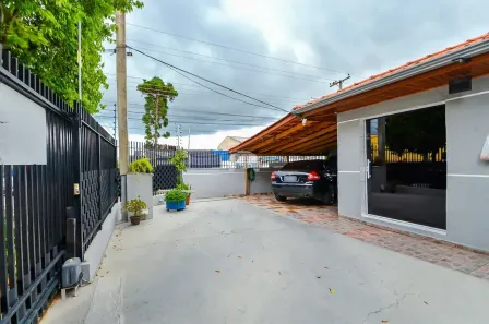 Casa com 4 Quartos à venda, 170m² no Novo Mundo, Curitiba