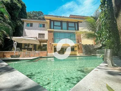 Casa de Condomínio com 4 Quartos à venda, 540m² no São Francisco, Niterói