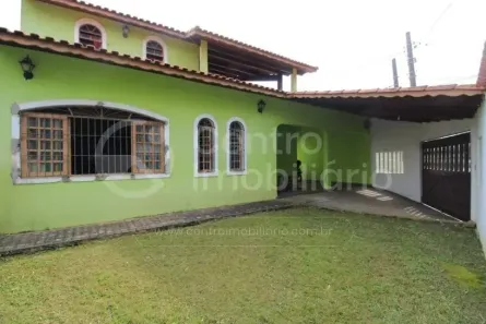Casa com 5 Quartos à venda, 220m² no Belmira Novaes, Peruíbe