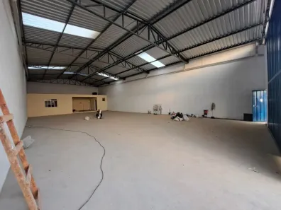 Galpão/Depósito/Armazém para alugar, 350m² no Arvoredo 2ª Seção, Contagem