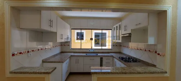 Sobrado com 3 Quartos à venda, 202m² no Loteamento Alfredo Abilio Flores, Pindamonhangaba