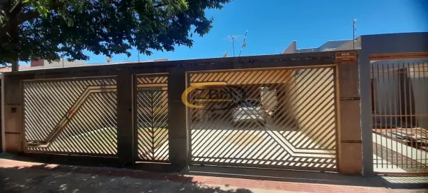 Casa com 3 Quartos à venda, 140m² no Jardim Pequena Londres, Londrina