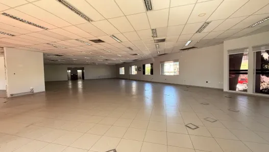 Ponto Comercial para alugar, 580m² no Parque Amazônia, Goiânia