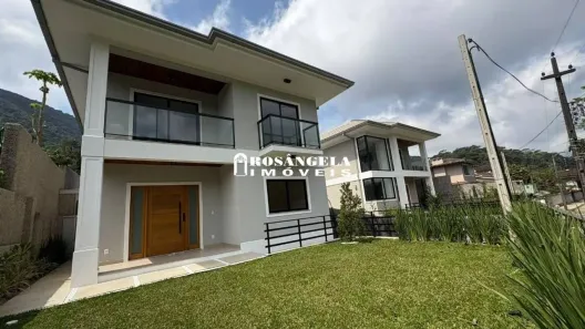 Casa com 4 Quartos à venda, 223m² no Carlos Guinle, Teresópolis