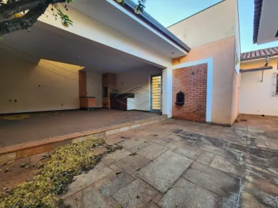 Imóvel Comercial com 4 Quartos para alugar, 589m² no Centro, Jaú