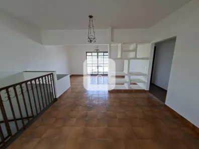 Sobrado com 3 Quartos para alugar, 174m² no Nossa Senhora Aparecida, Uberlândia