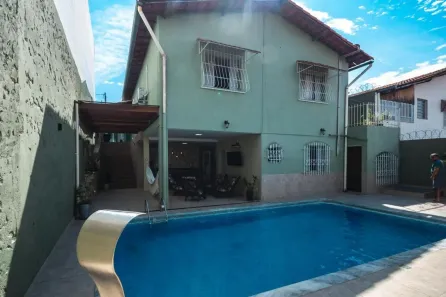 Casa com 4 Quartos à venda, 300m² no São João Batista (Venda Nova), Belo Horizonte
